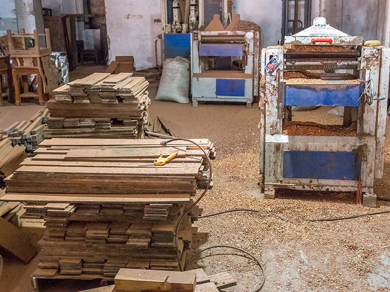 双清柜门油漆修复报价