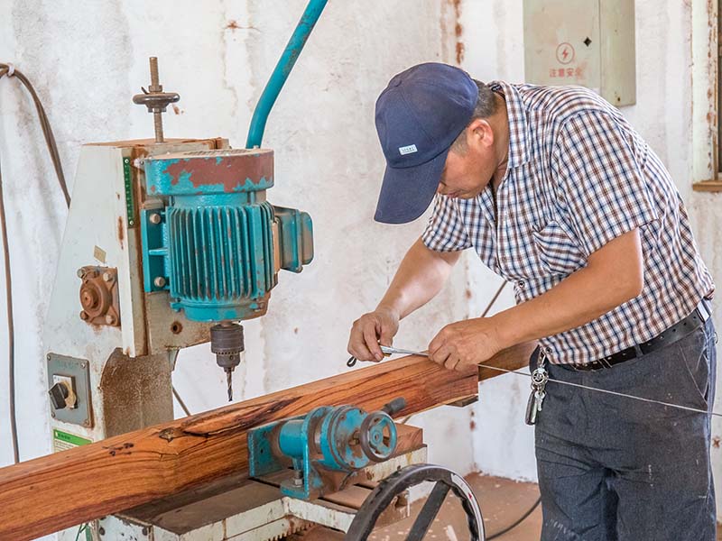 双清楼梯地板柜门的油漆修复-10
