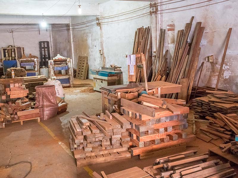 双清楼梯地板柜门的油漆修复-09